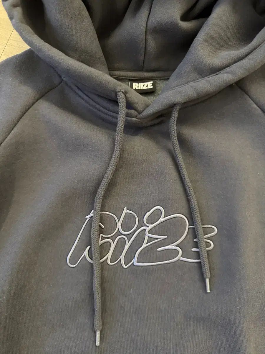 RIIZE ライズ 起毛 WHO フードTシャツ