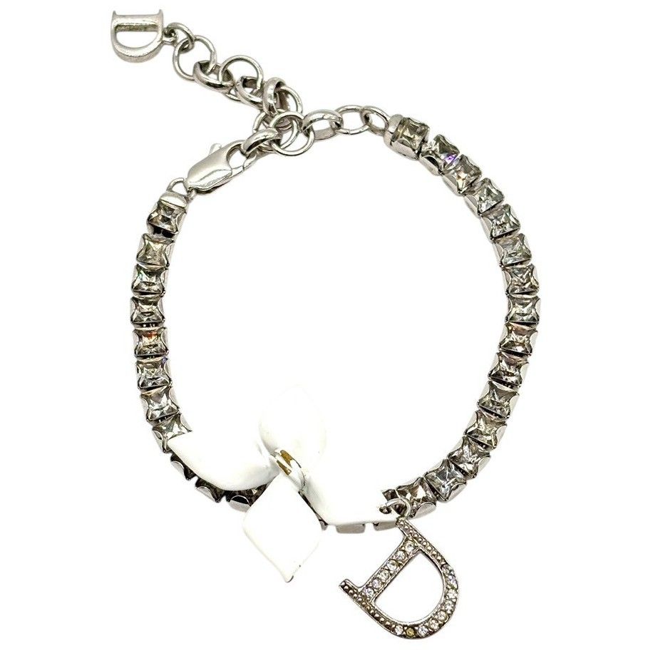 手元に咲く可憐な白】 Christian Dior クリスチャンディオール