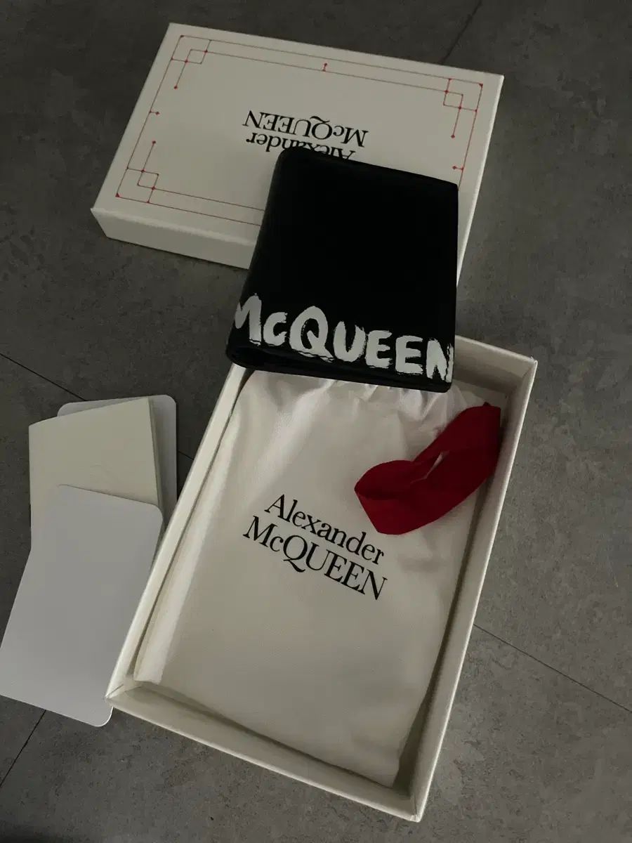 アレキサンダー マックイーン フォールダー カードウォレット