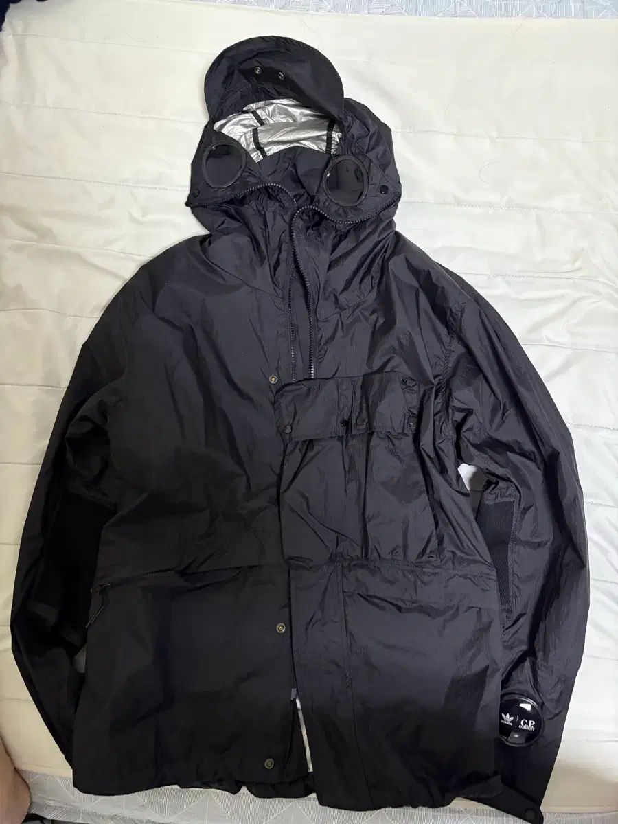 C P Company シー ピー カンパニー adidas アディダス ウィンドブレーカー