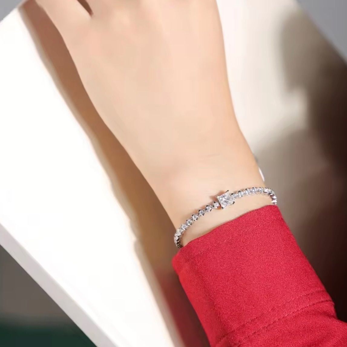 手元美人をつくる】 モアサナイト1ct テニスチェーンブレスレット