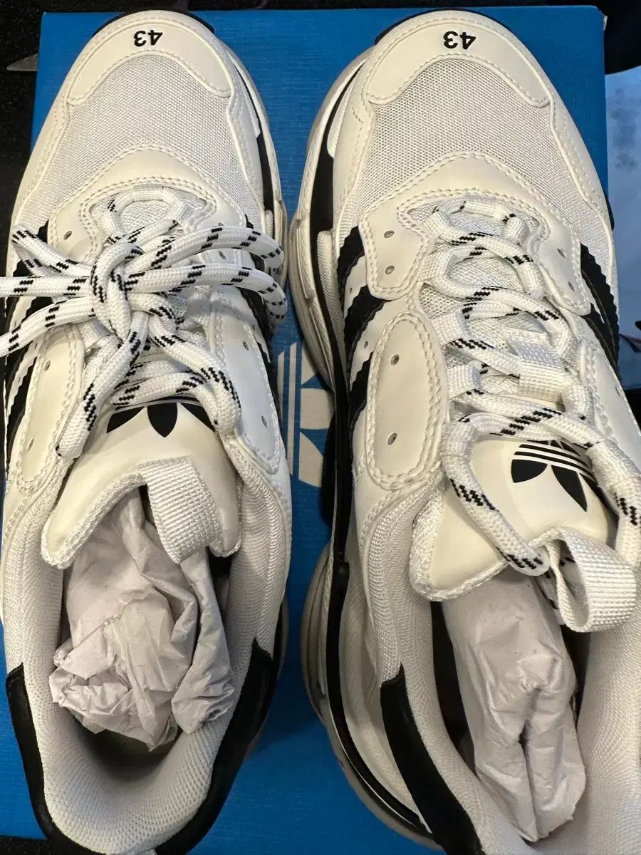 バレンシアガ トリプルS アディダス 43 - メルカリ