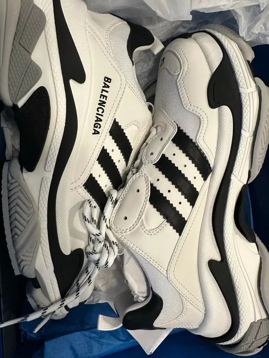 専用☆【中古】エアドリブル バレンシアガ トリプルS アディダス 43 - メルカリ