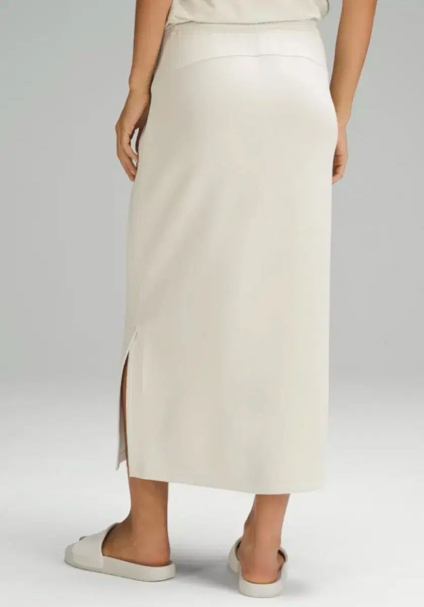 ルルレモン_ソフトストリーム バウンド トゥ ブリス スカート _本 4