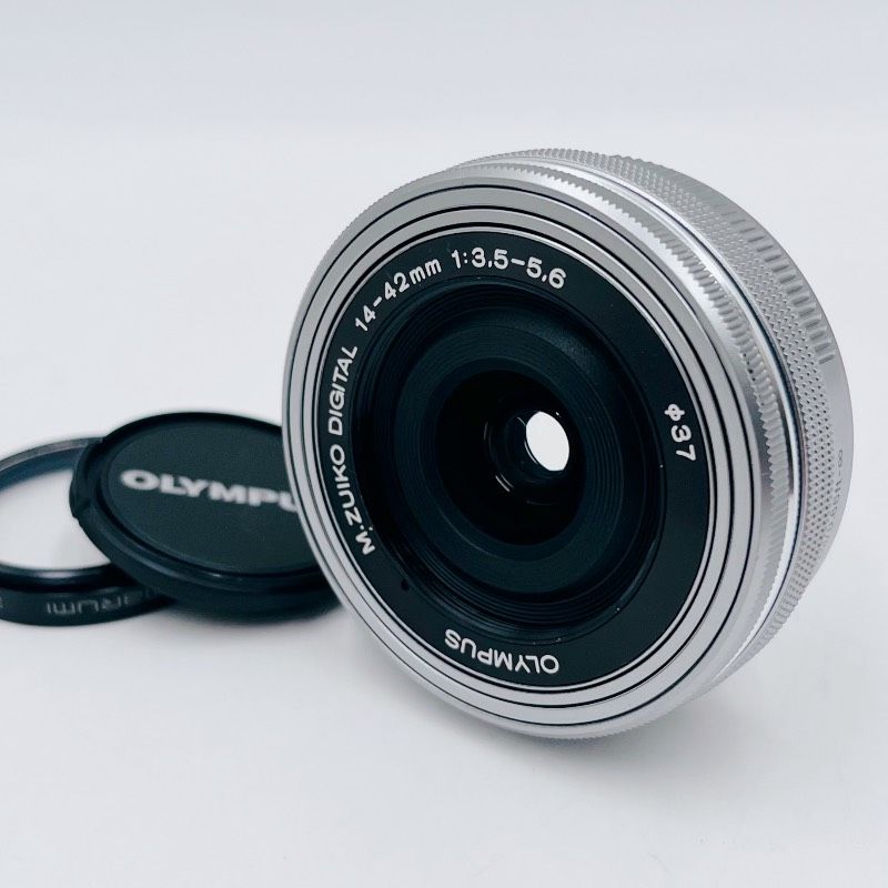 極美品】OLYMPUS 電動パンケーキレンズ M.ZUIKO 14-42mm F3.5-5.6 EZ
