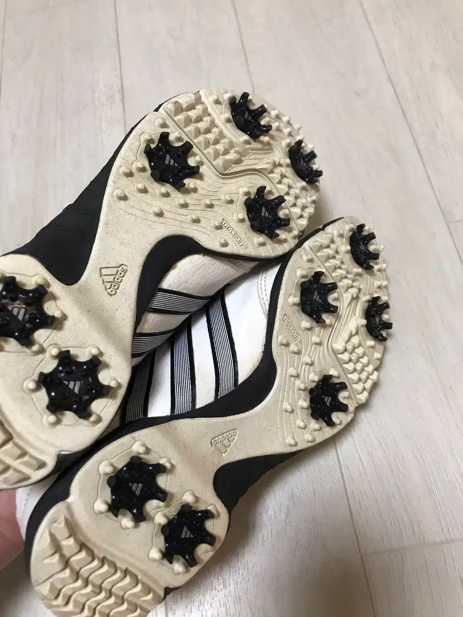 アディダス ゴルフシューズ