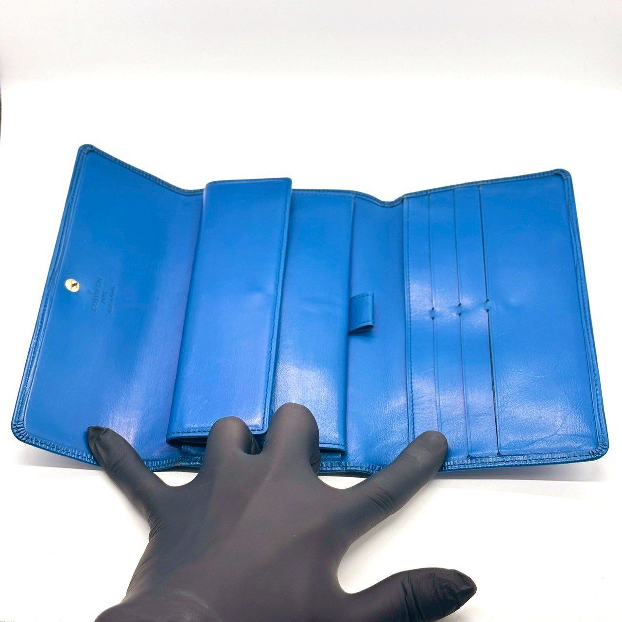 静かに映える青】 LOUIS VUITTON ルイヴィトン 長財布 エピ ポルト