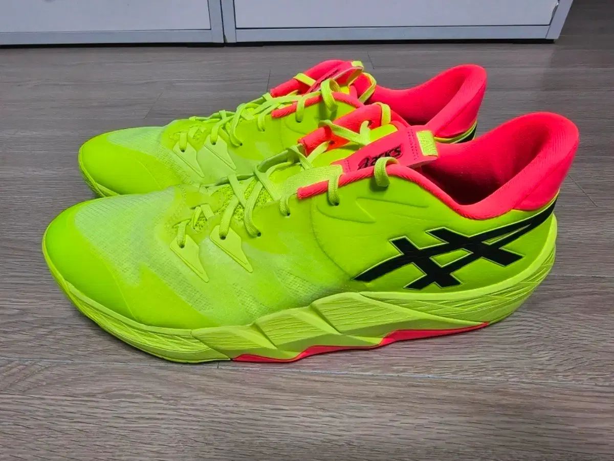 アシックス アンプ ース ロー2 パリ 川村ゆき バスケットシューズ
