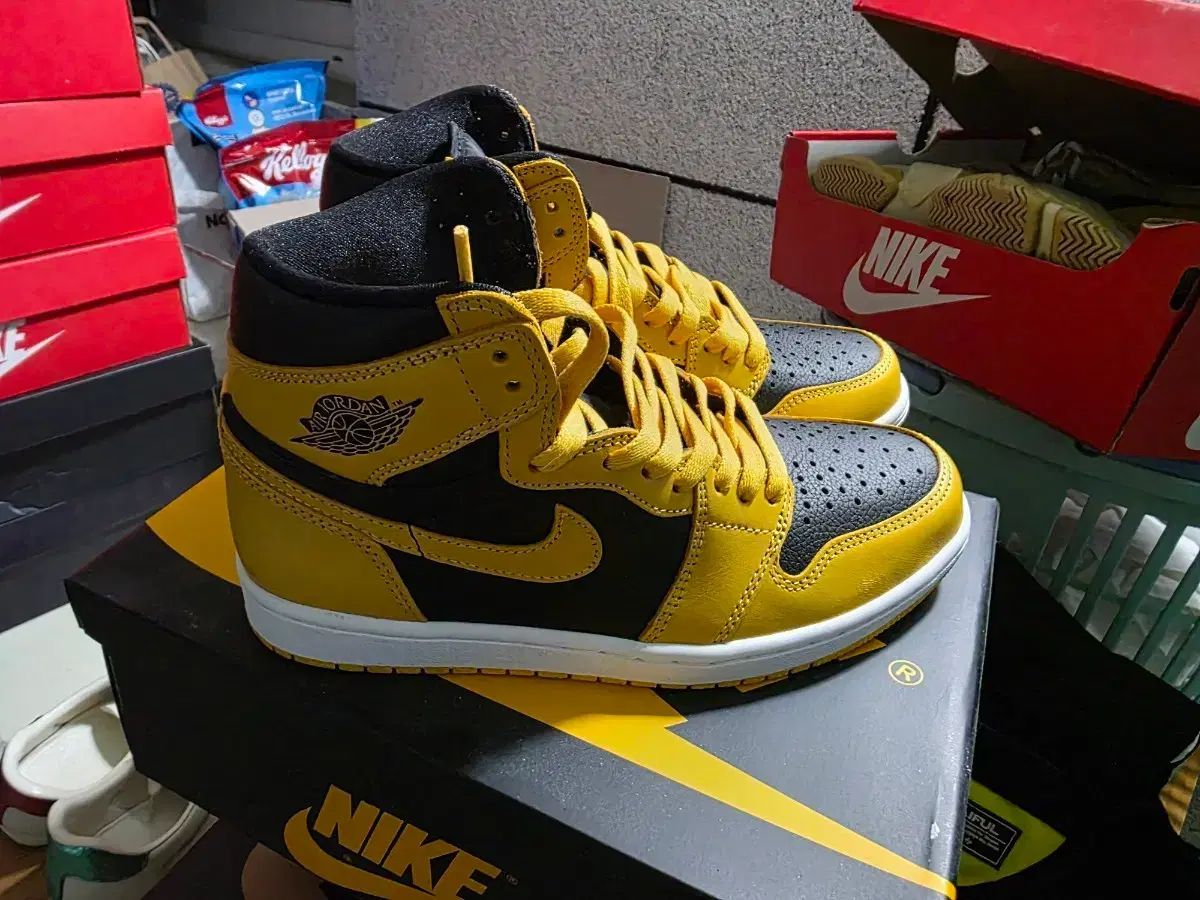 ナイキ エア ジョーダン1 ハイ ブラック イェロー