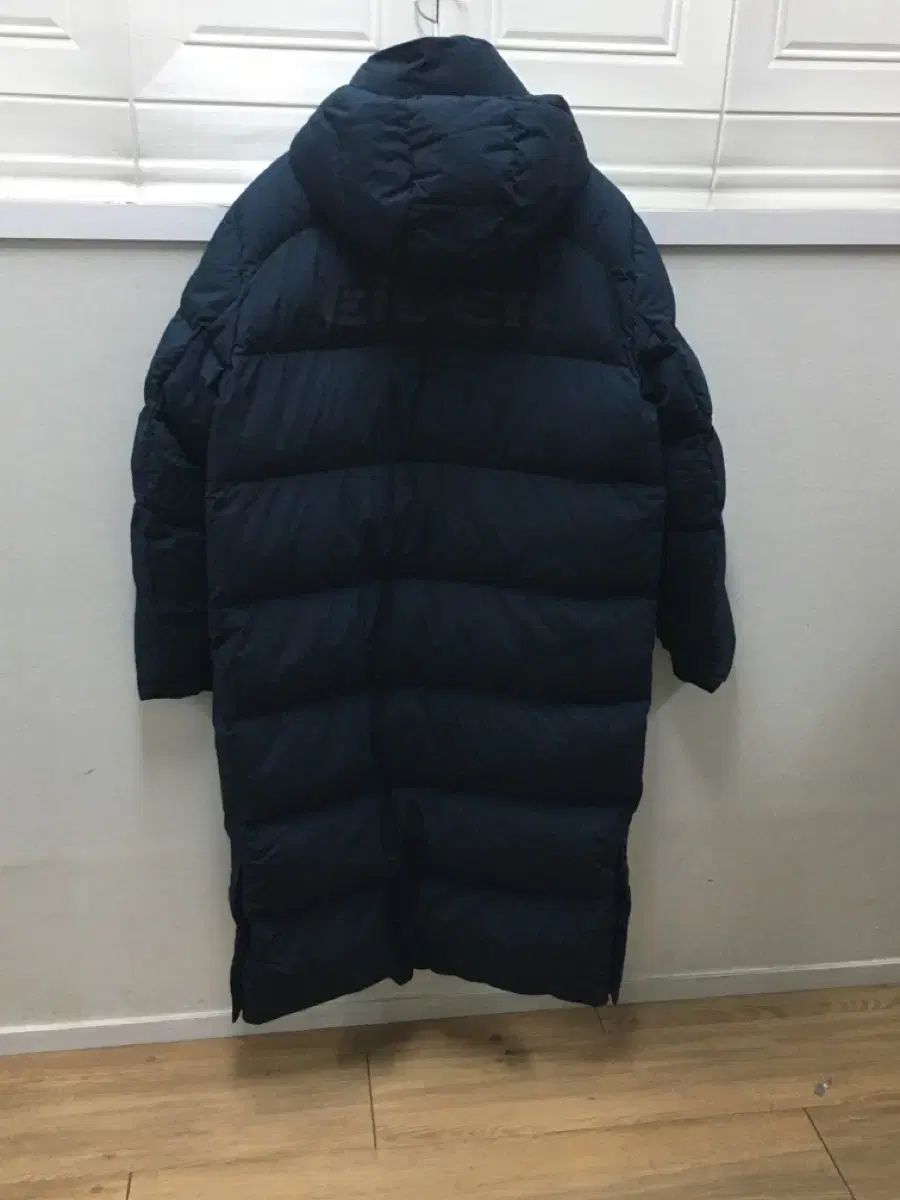 ネイビー ダウンジャケット