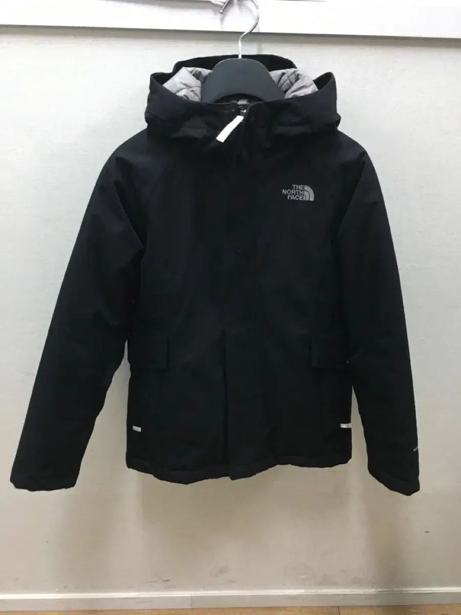 キッズ10 12歳 THE NORTH FACE ブラック ドライイベント ダウンジャケット