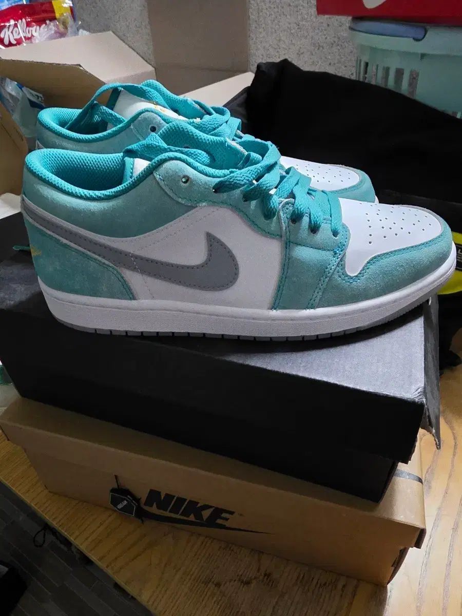 ナイキ エアジョーダン1 ロー ティファニー ミント