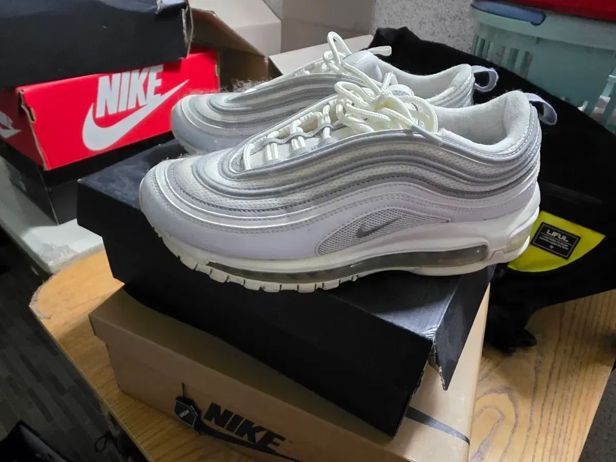ナイキ エアマックス 97 白 スニーカー