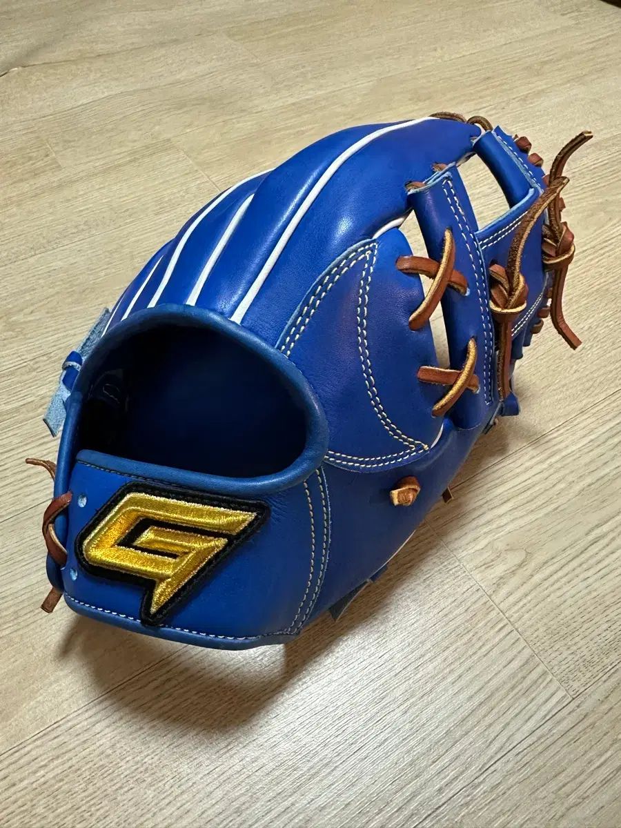 キム ヨンウン GOLD 内野グローブ