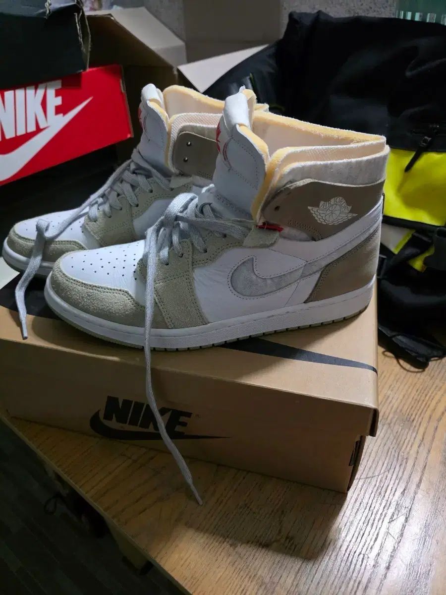 ナイキ エア ジョーダン 1 ハイ OG クリーム