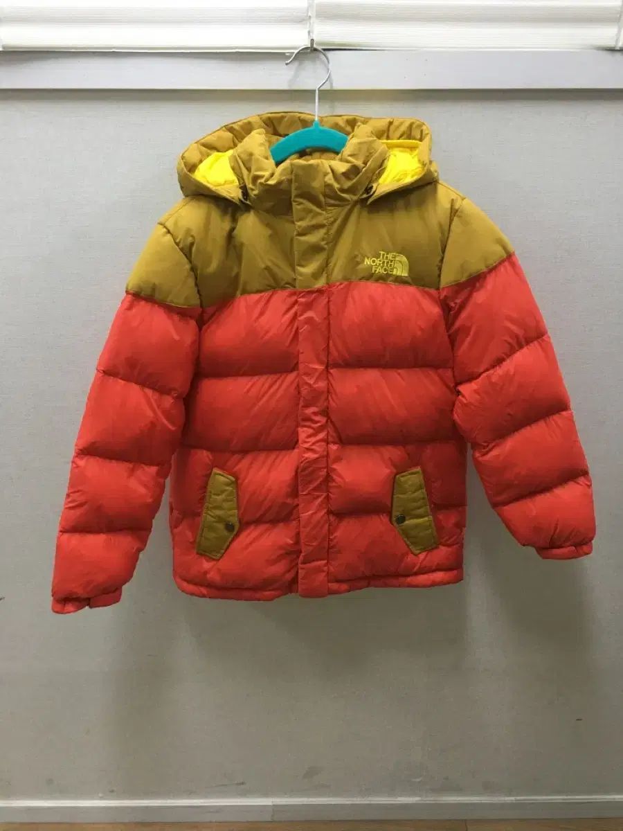 キッズ130号 THE NORTH FACE ザノースフェイス オレンジ カーキ ダウンジャケット ショートダウン