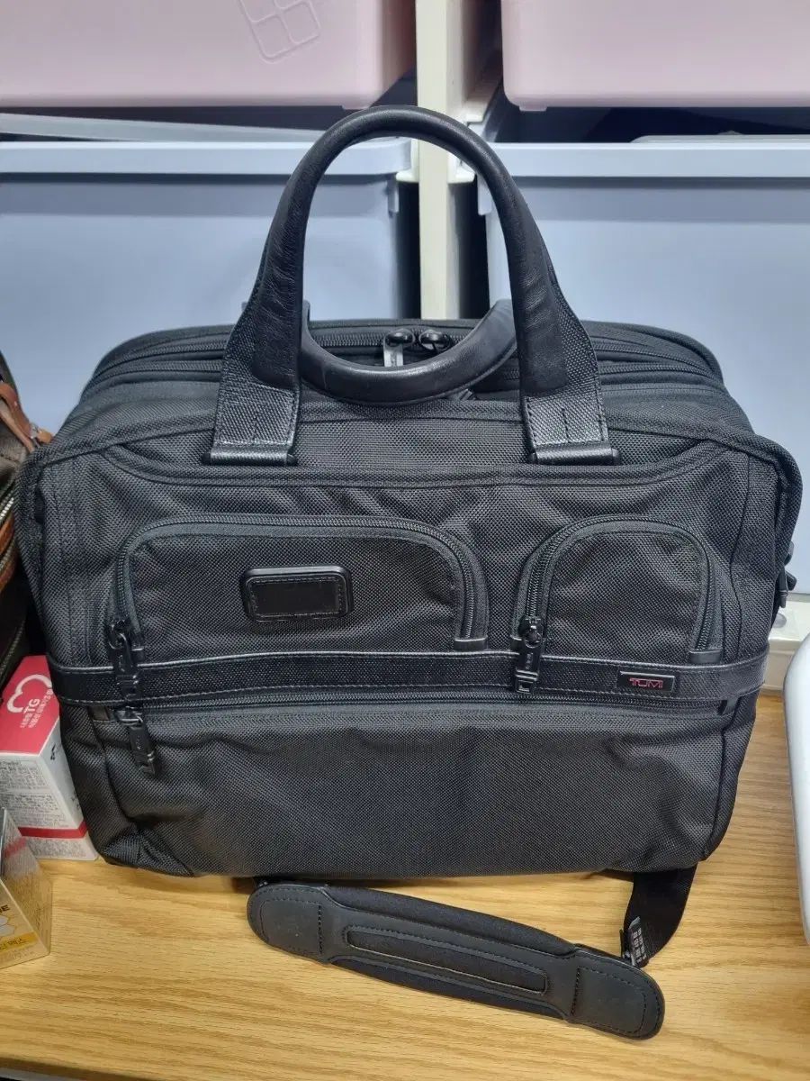 トゥミ アルファ2 エクスパンダブル オーガナイザー ブリーフバッグ