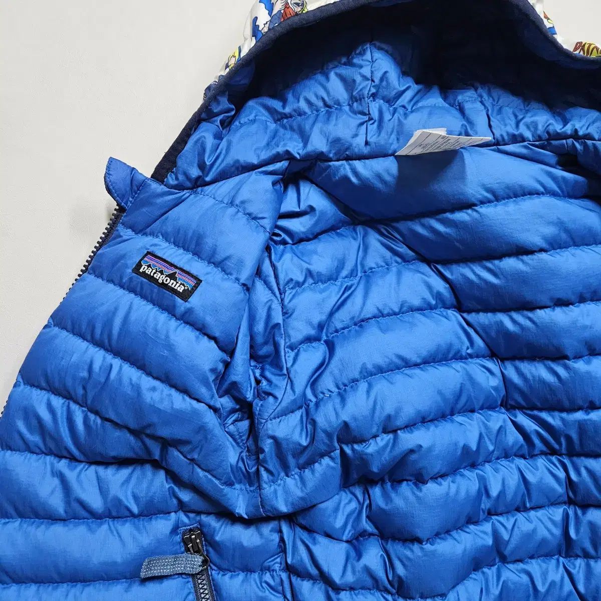 パタゴニア リバーシブル ダウン 4T - メルカリ