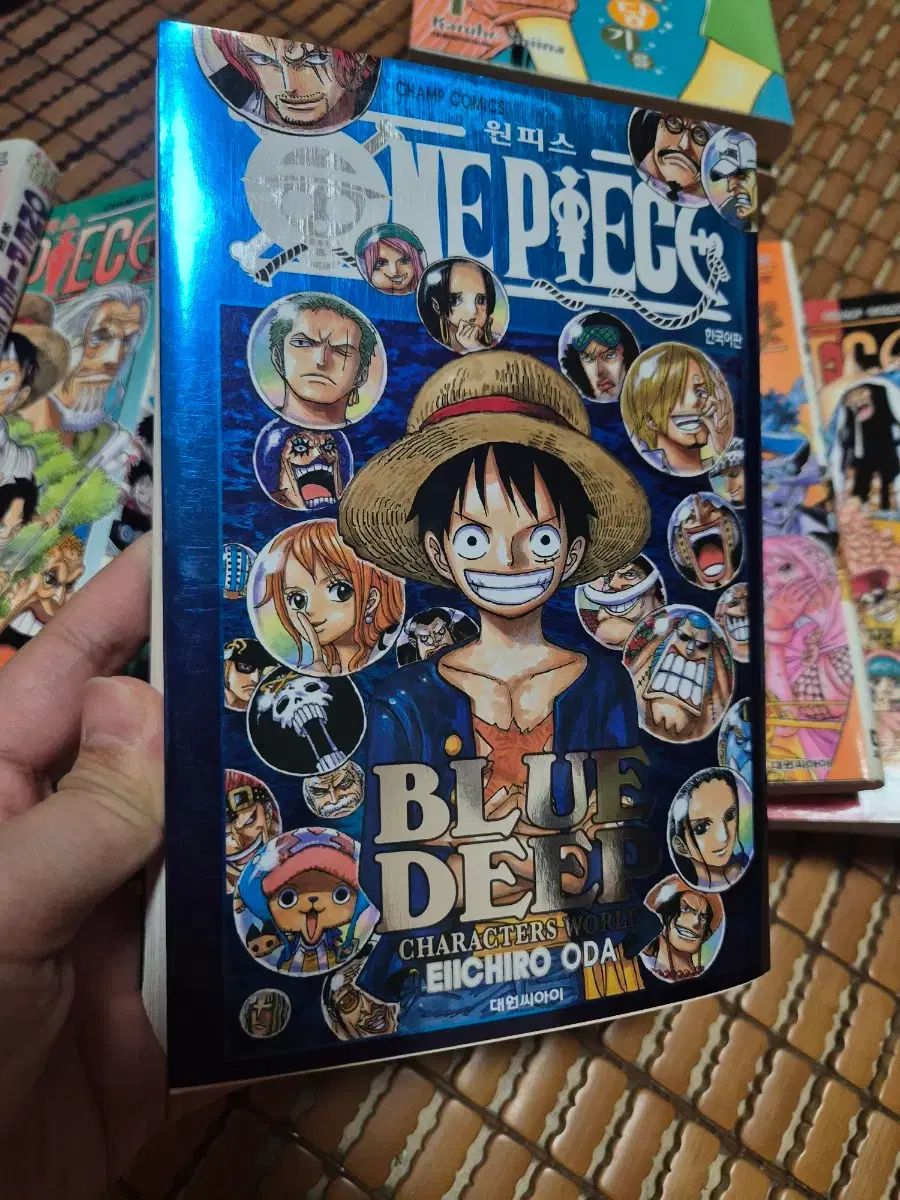 漫画ONE PIECE 59-64巻、76-77巻 + ガイドBOOK - メルカリ