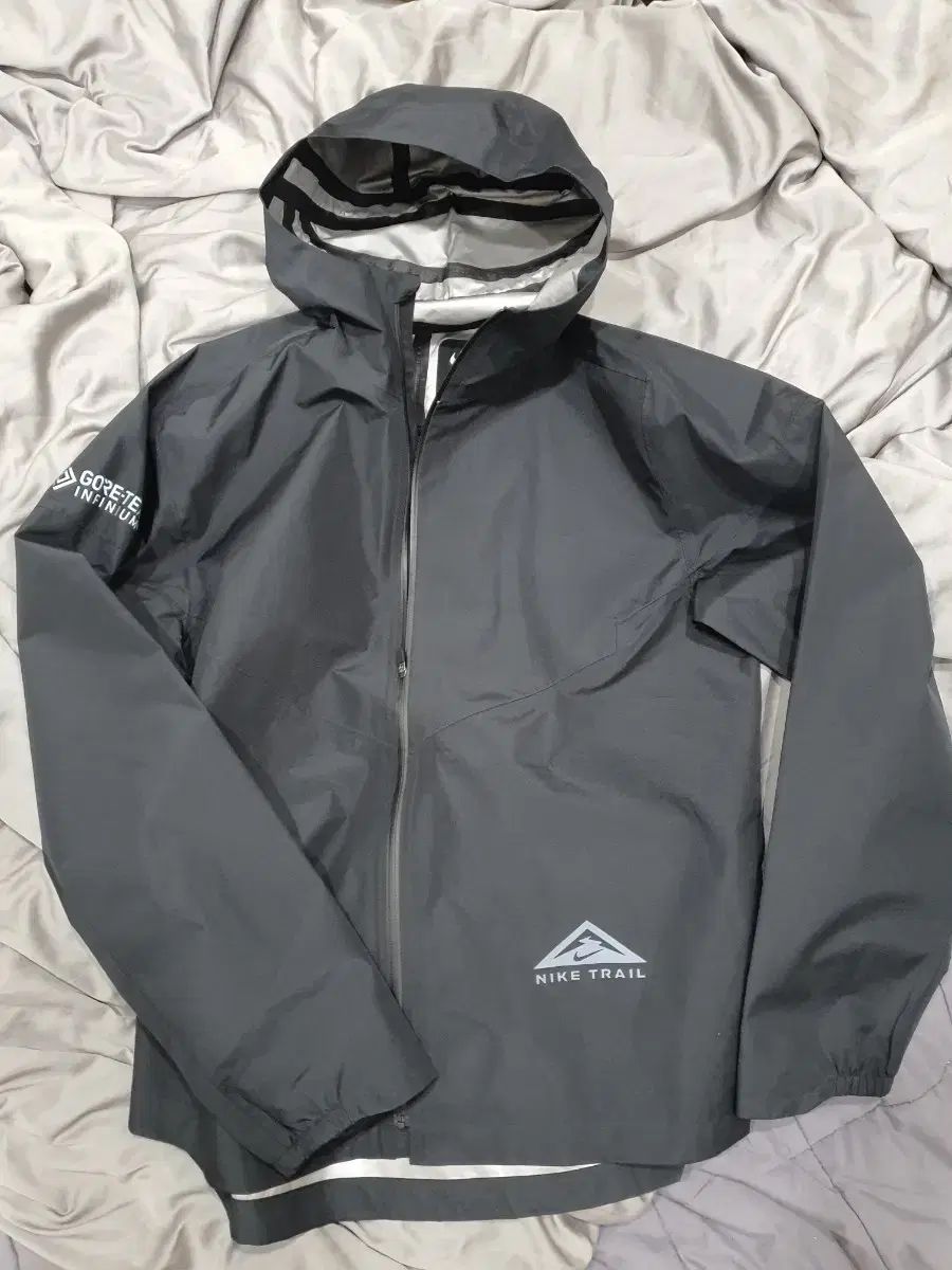 ナイキ トレイル GORE TEX ゴアテックス INFINIUM インフィニウム ウィンドブレーカー