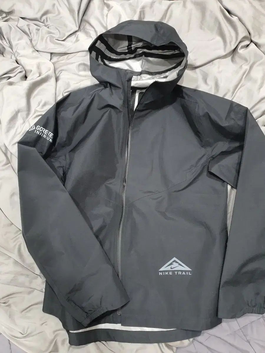 ナイキ トレイル GORE-TEX ゴアテックス INFINIUM インフィニウム ウィンドブレーカー