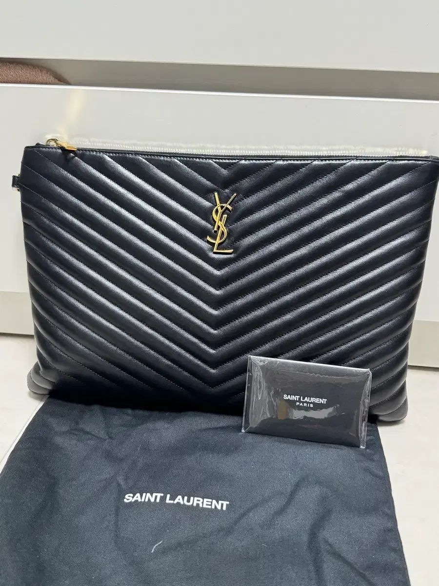 イヴ サンローラン マトラッセ クラッチバッグ large