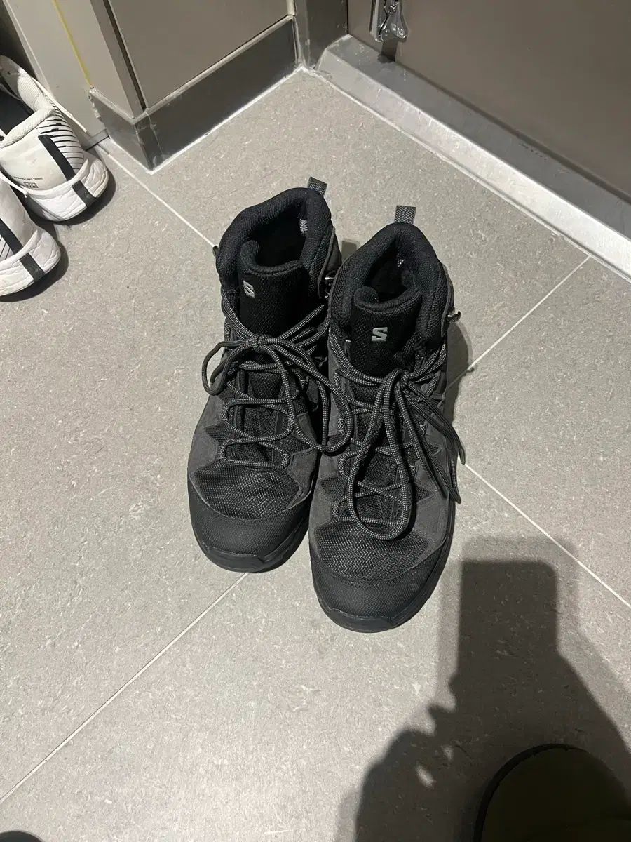 SALOMON サロモン クエスト ローブ GTX - ブラック FANTOM マグネット