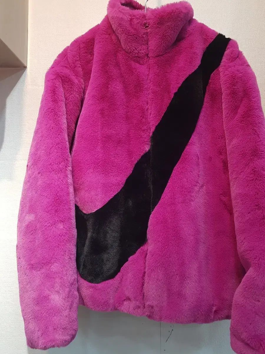 ナイキ ピンク ファー ショート ジャケット ビックスウォッシュ ホットピンク