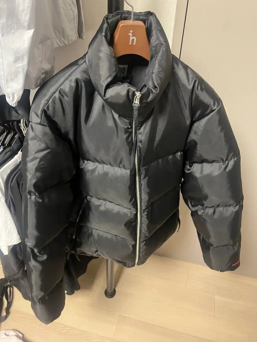 カンヒョク コラボ ダウン