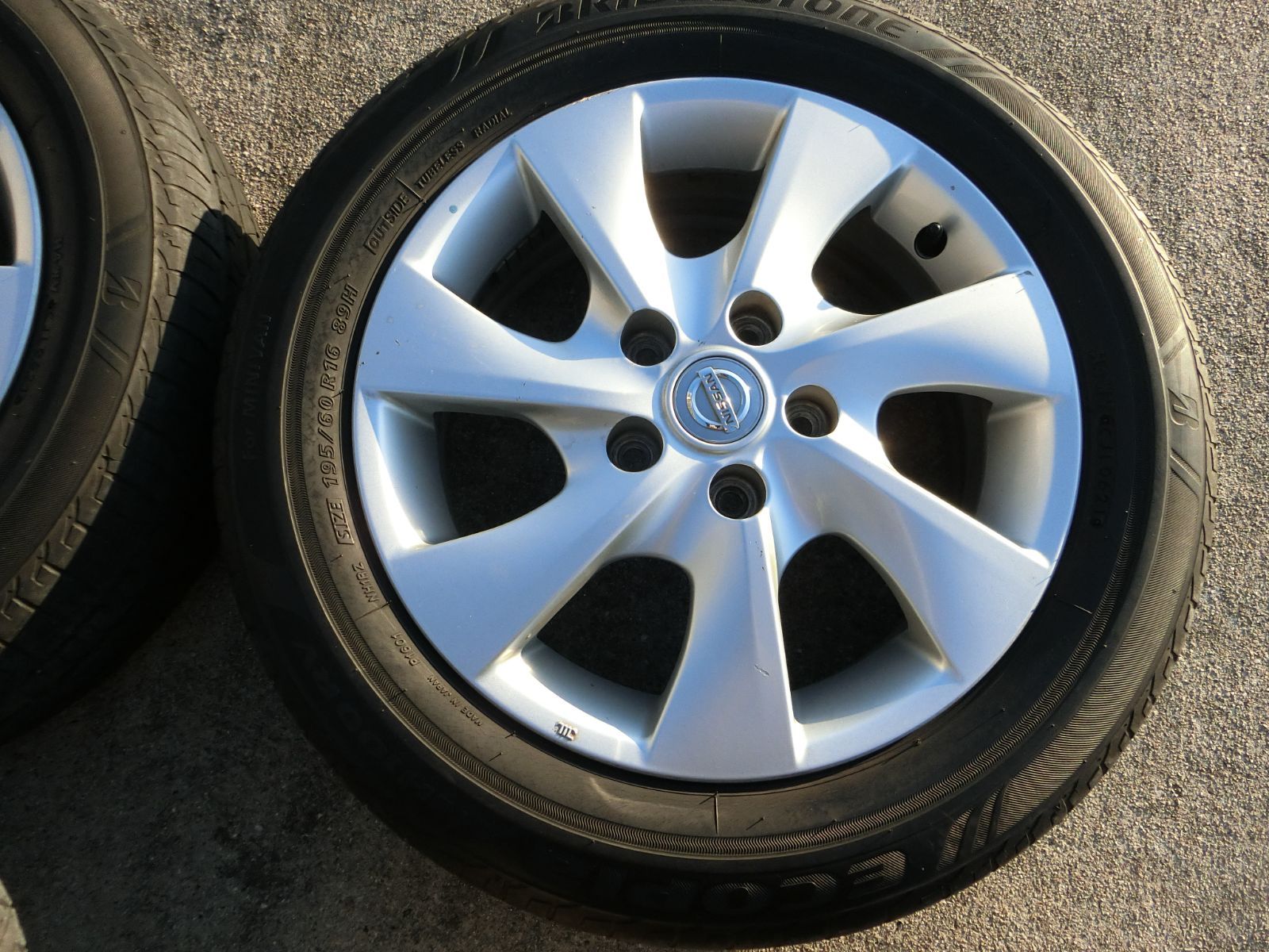  893 日産 セレナ ハイウェイスター C 26 16インチ アルミホイール 16 6 0 J 45 PCD 114 3 ハブ径 約66 mm 5穴 4本セット 195 60 R 16インチ タイヤ ホイールセット