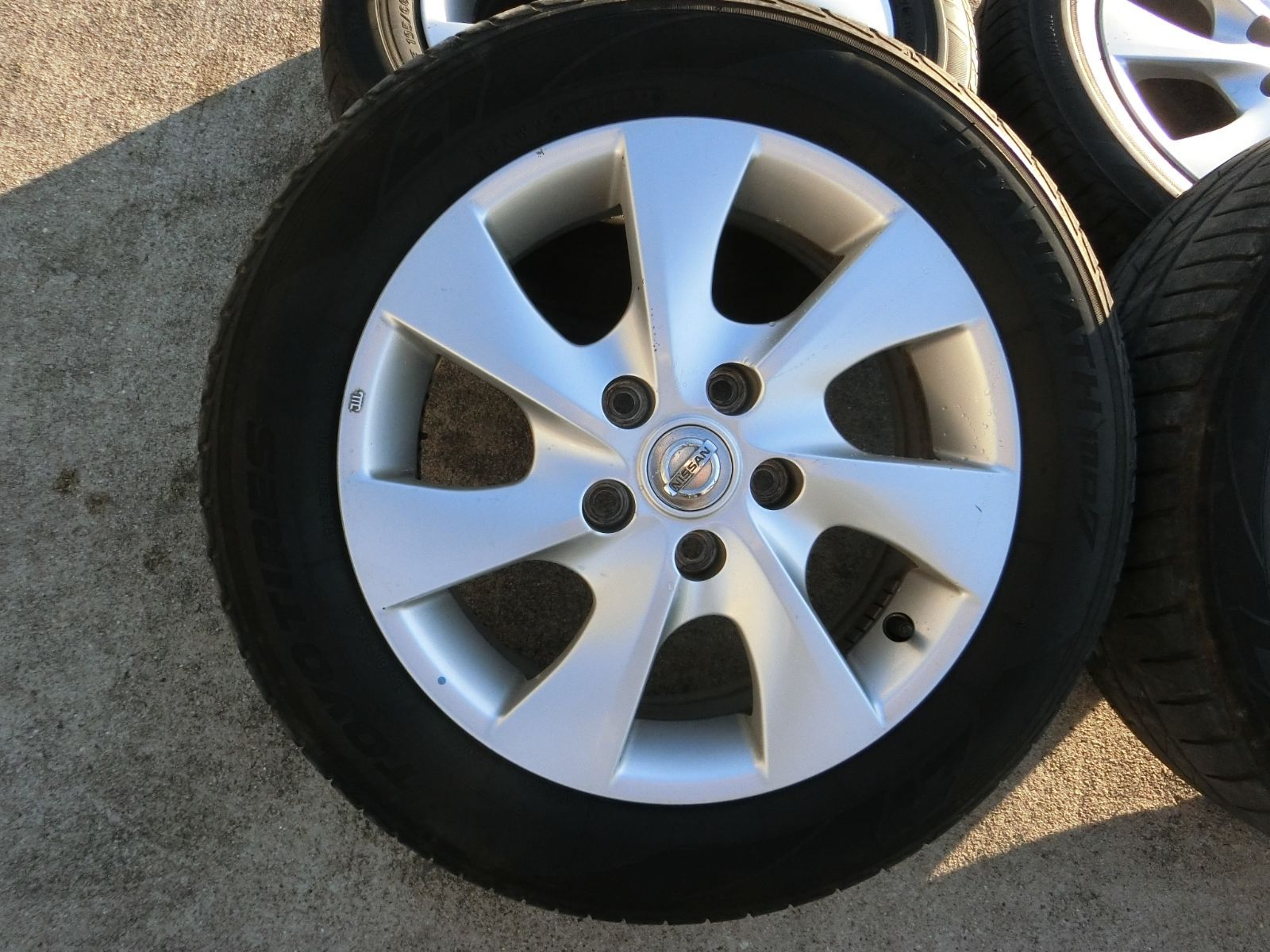 893 日産 セレナ ハイウェイスター C 26 16インチ アルミホイール 16 6 0 J 45 PCD 114 3 ハブ径 約66 mm 5穴 4本セット 195 60 R