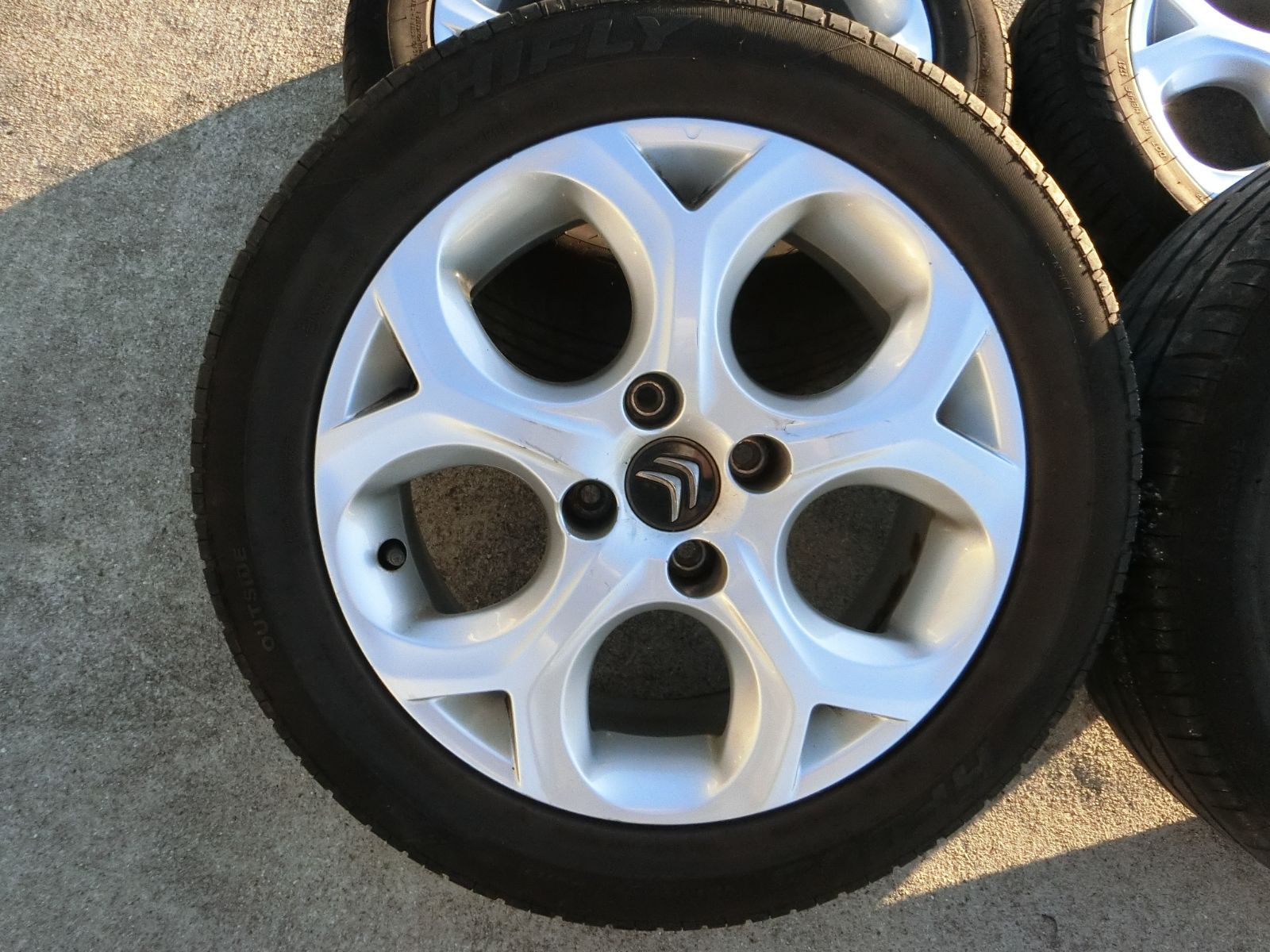 894 シトロエン C 3 16インチ アルミホイール 16 6 0 J 22 PCD 108 ハブ径 約65 mm 4穴 4本セット 195 55 R