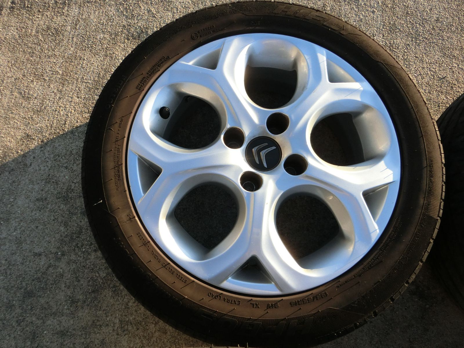 894] シトロエン C3 純正 16インチ アルミホイール 16×6.0J +22 PCD108