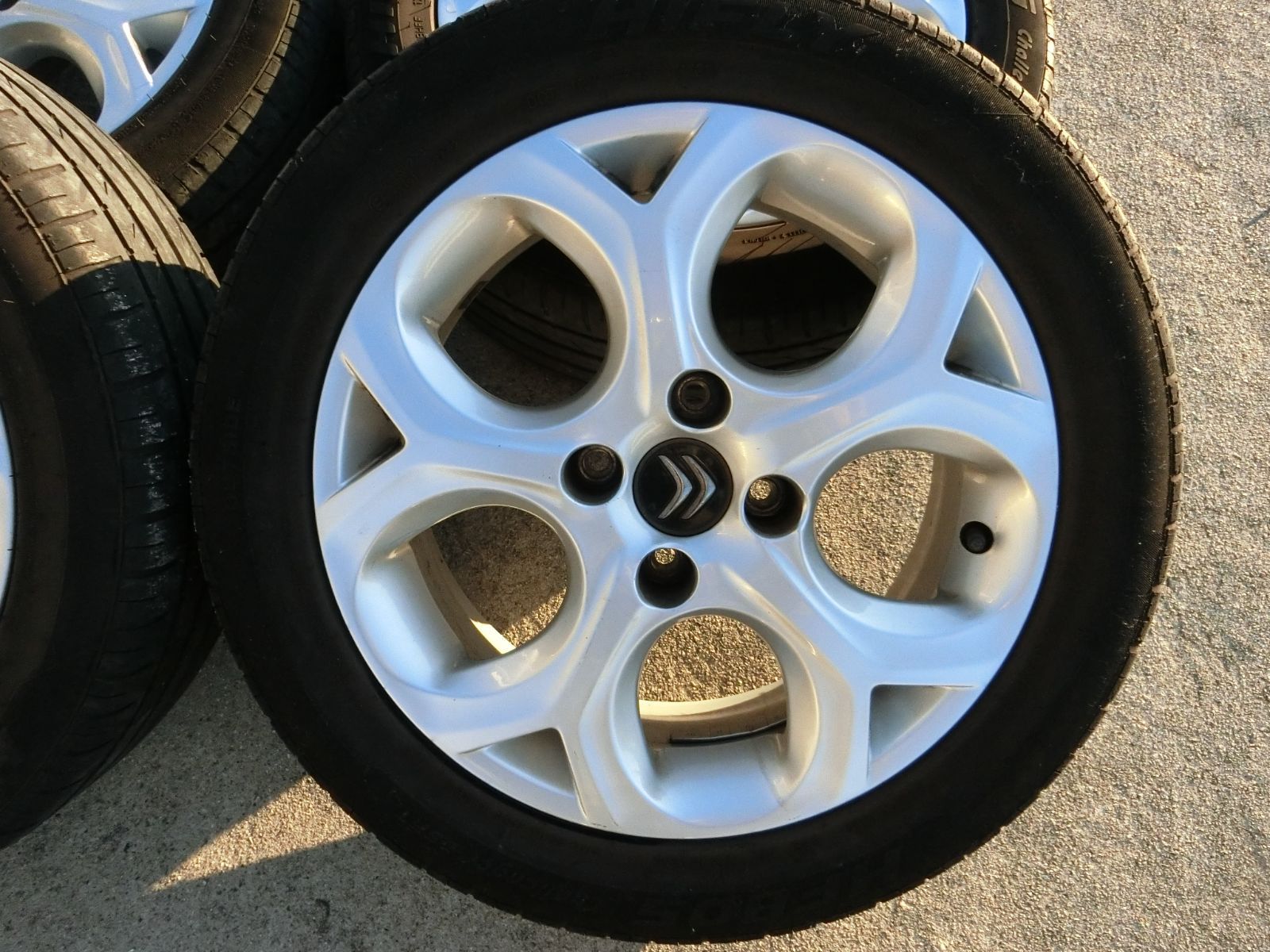 【美品】【送料込】シトロエンC3純正16インチホイール4本 894] シトロエン C3 純正 16インチ アルミホイール 16×6.0J +22 PCD108