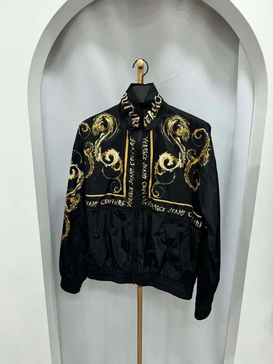 ヴェルサーチェ ウィンドブレーカー ジャケット