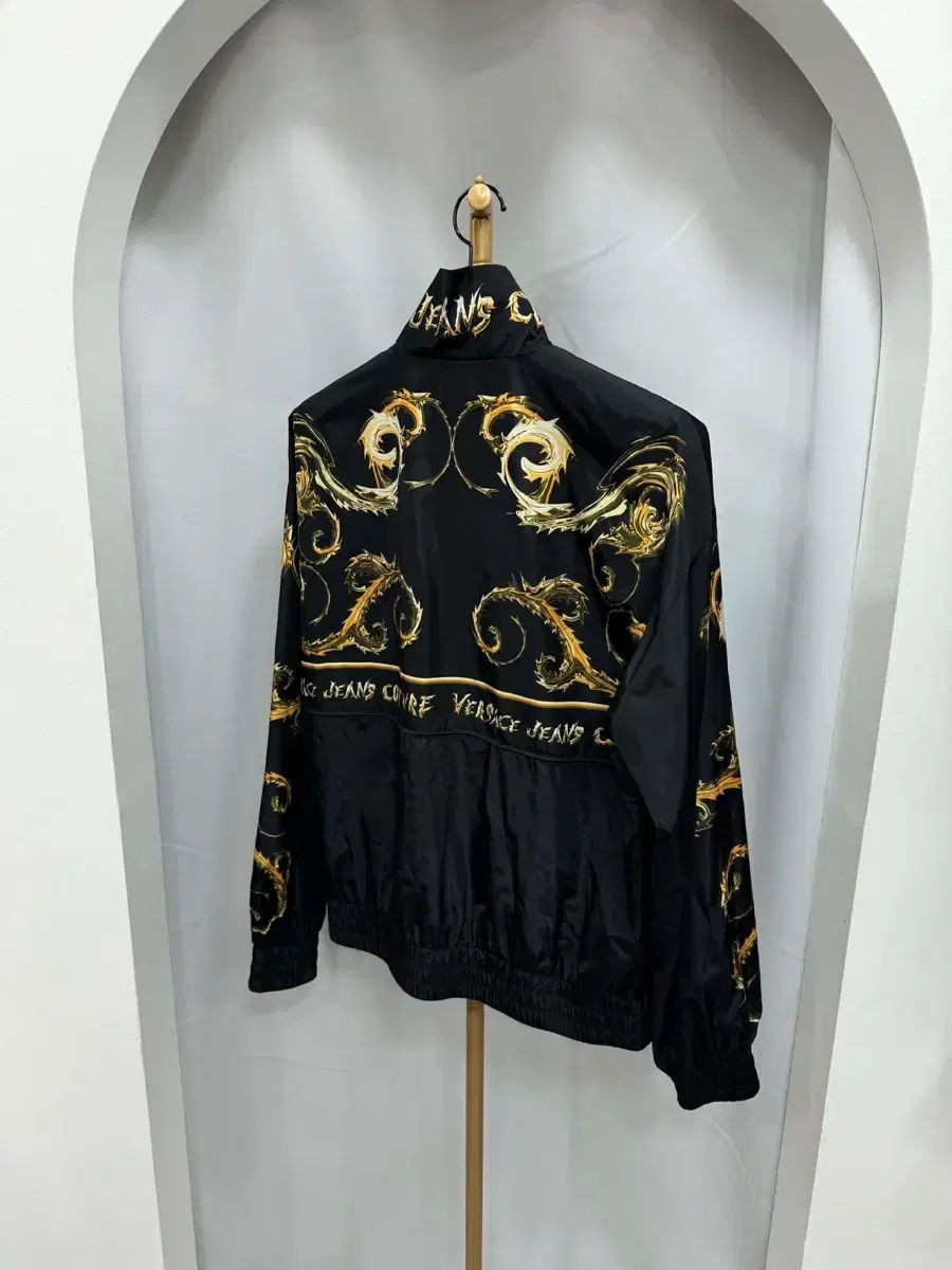 ヴェルサーチェ ウィンドブレーカー ジャケット