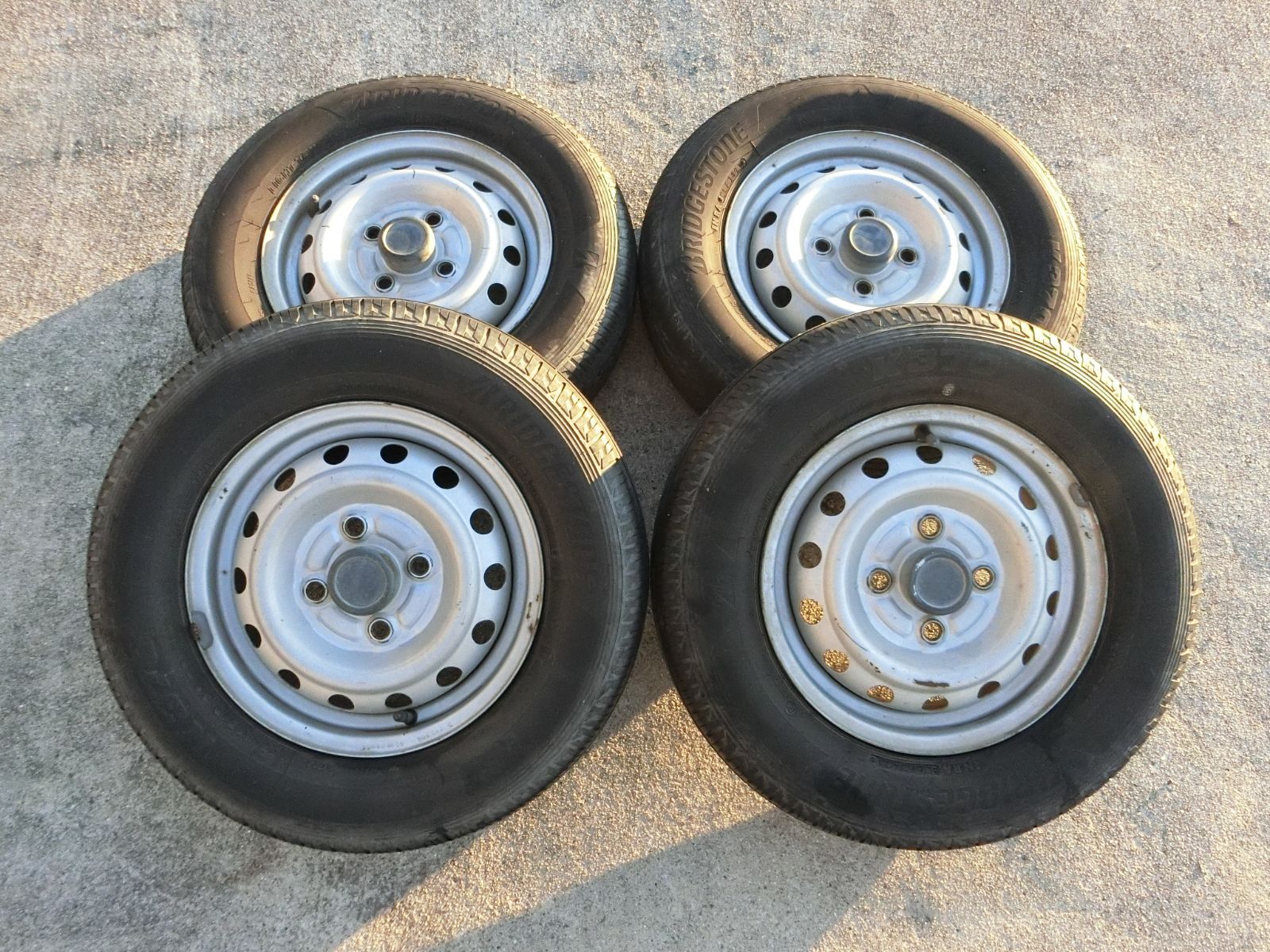 898 12インチ スチールホイール 12 3 5 B PCD 100 ハブ径 約56 mm 4穴 4本セット 145 80 R 日産 クリッパー 外し