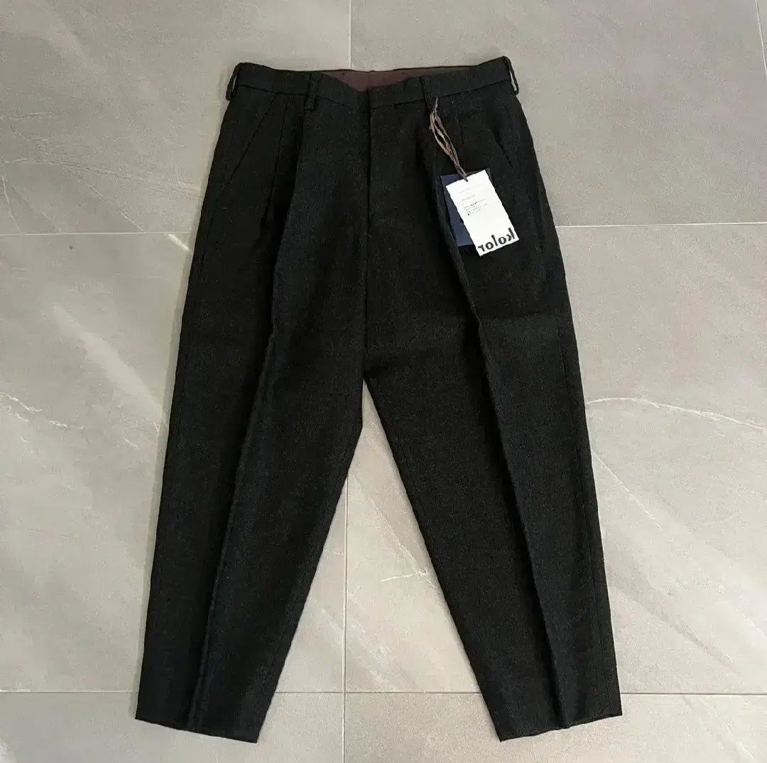 kolor ツータック ウール スラックス ダークカーキ