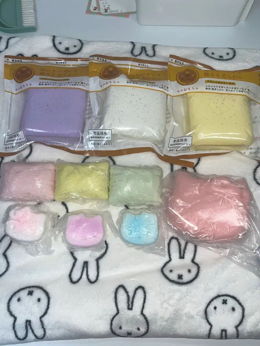 絶品。アカメソロ株立3.2M(鉢底から)