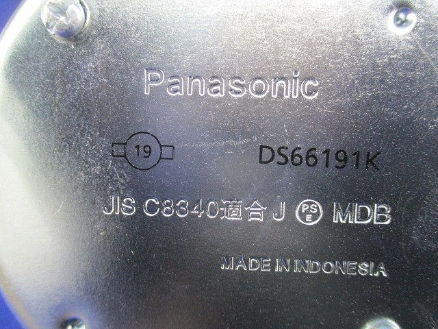 ねじなし丸型露出ボックス2方出 入 キズ 汚れ有