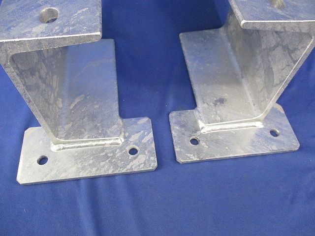 床面固定立上りケーブルラック用耐震架台