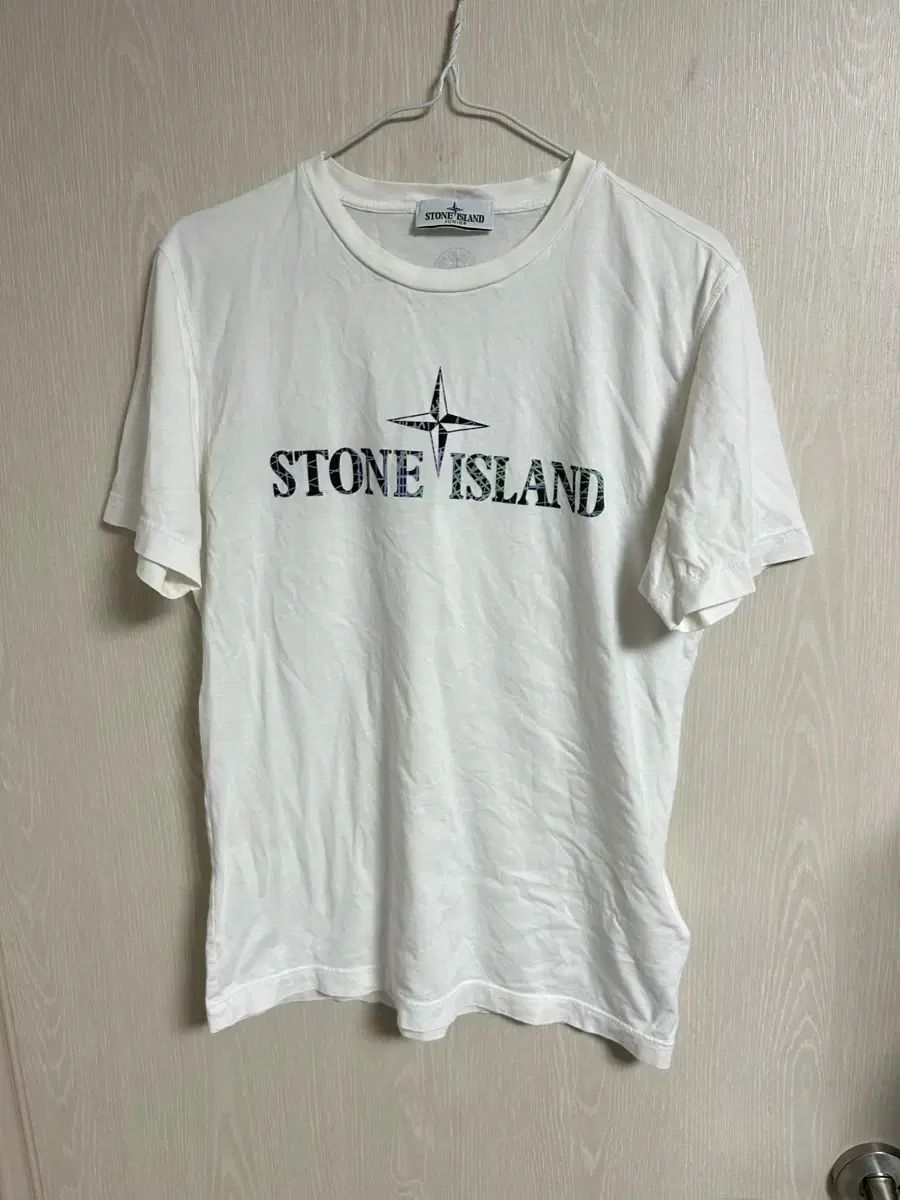 送料無料，HOT STONE ISLAND ストーンアイランド ジュニア 半袖 14 サイズ 出品 Tシャツ