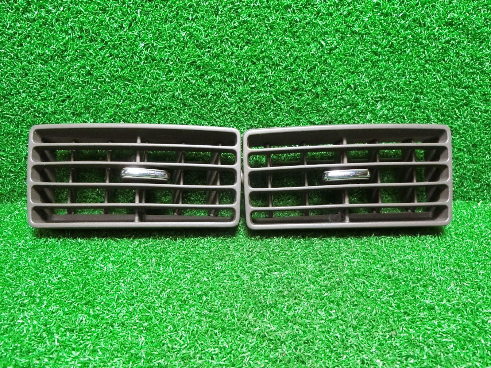 a8522] 送料無料 ダイハツ ムーヴ カスタム L150S エアコン吹き出し口