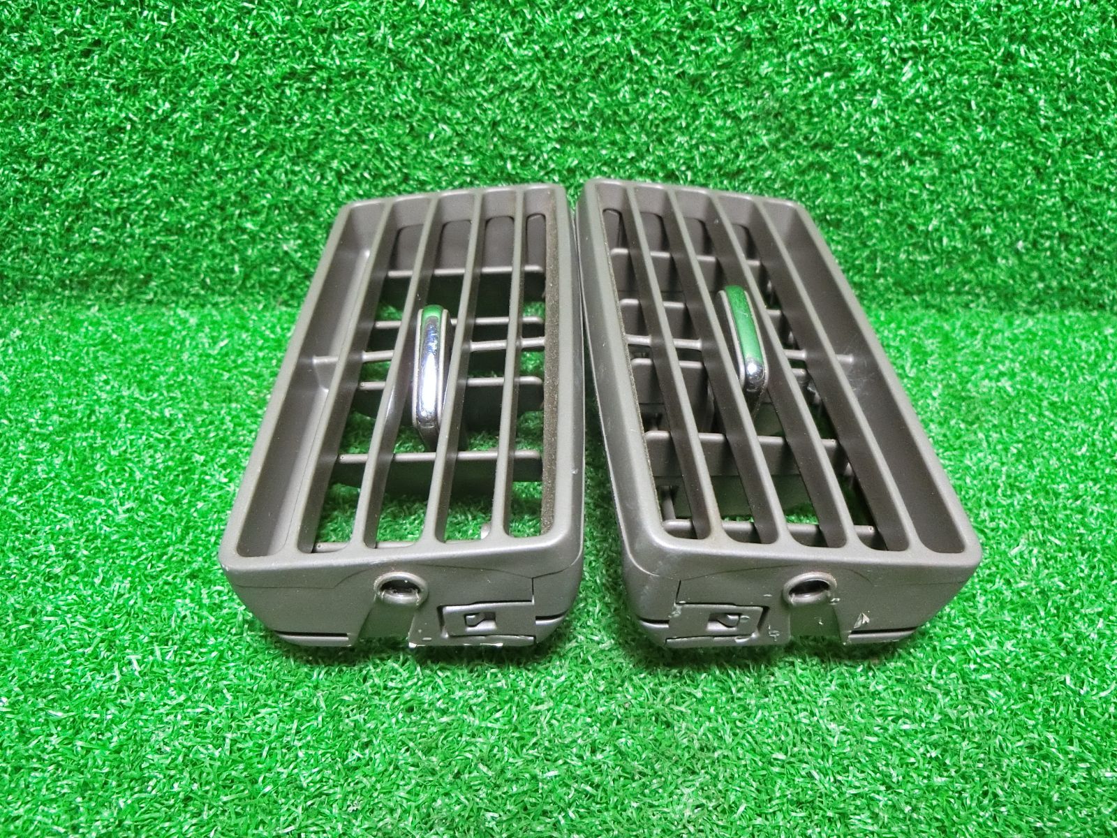 a8522] 送料無料 ダイハツ ムーヴ カスタム L150S エアコン吹き出し口