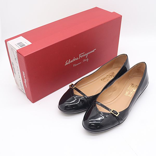フェラガモ　バレエシューズ 箱付 良品 フェラガモ バレエフラットシューズ NS23981 パテントレザー