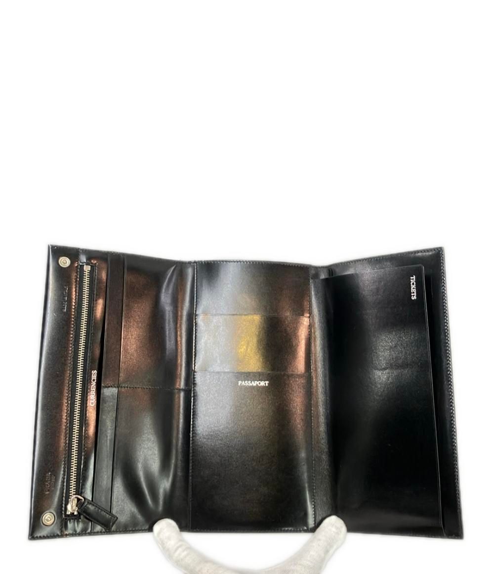 プラダ 三つ折りマルチ財布 パテントレザーパスポートケース ユニ