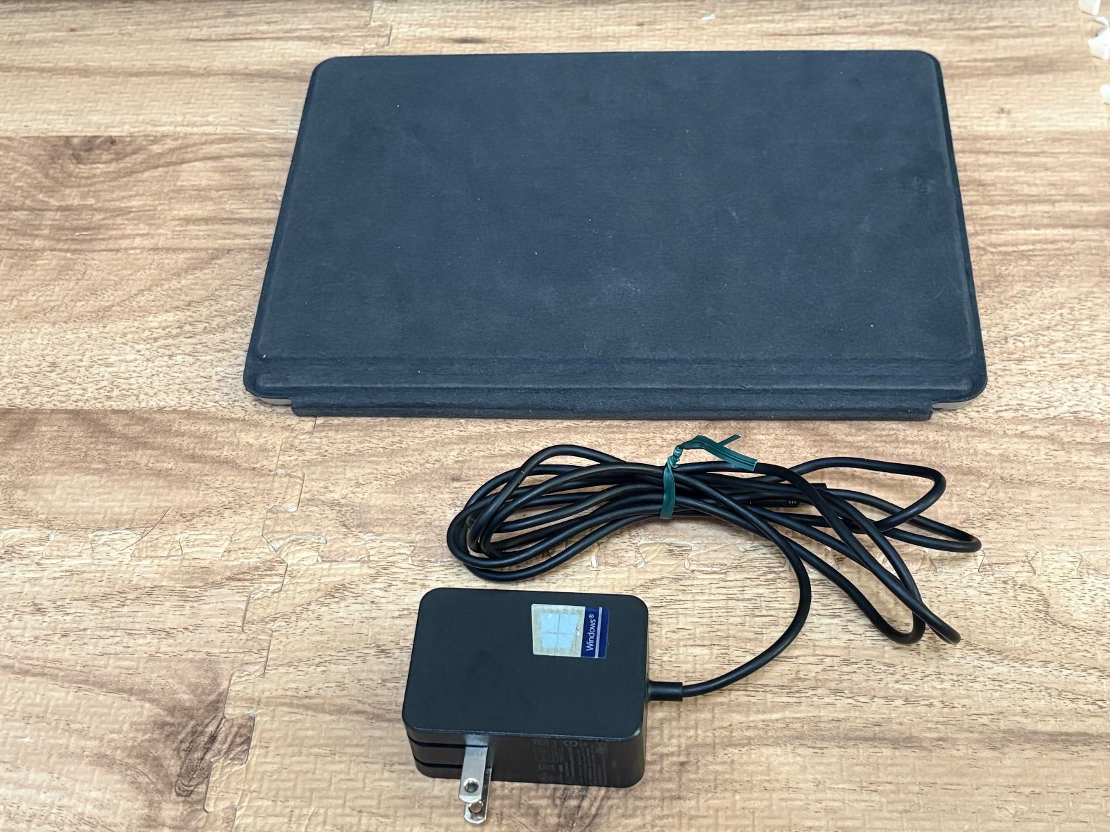  GJ 071 品 Surface Go 2 1926 Core m 3 8100 Y 1 10 GHz 8 GB Win 11 Windowsタブレット本体 タブレット