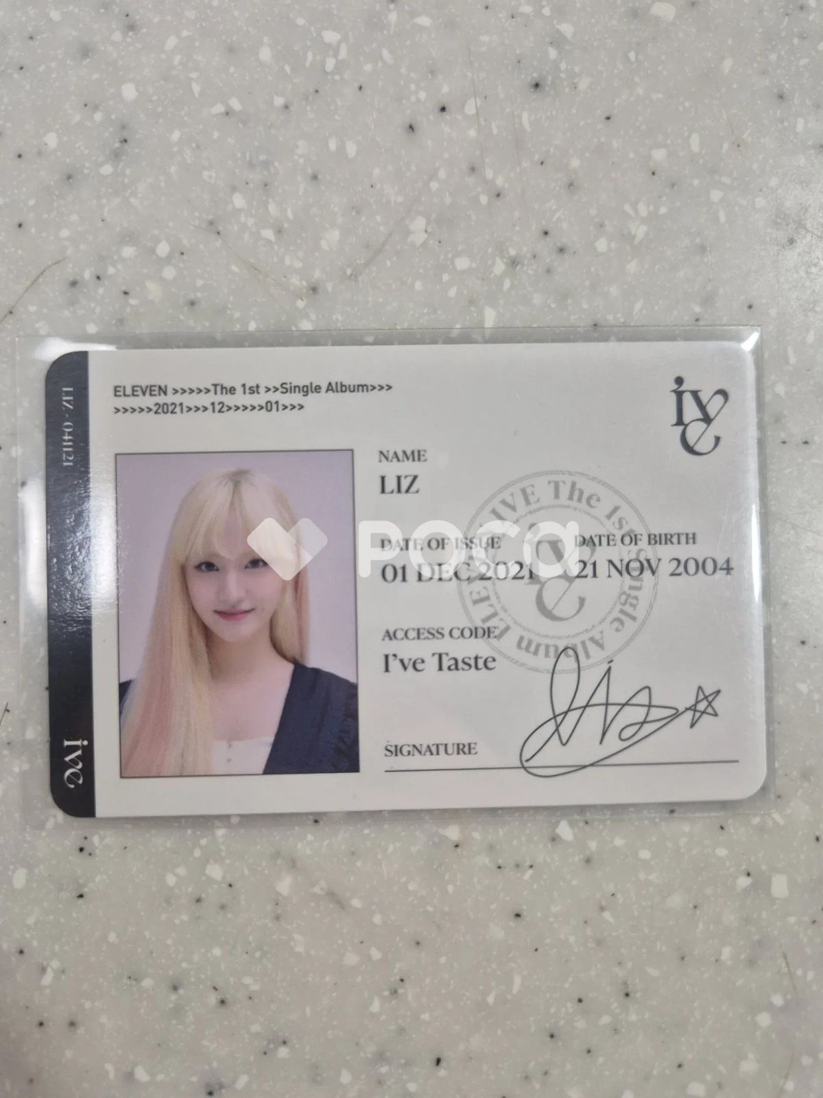 IVE リズ ELEVEN ID CARD - メルカリ