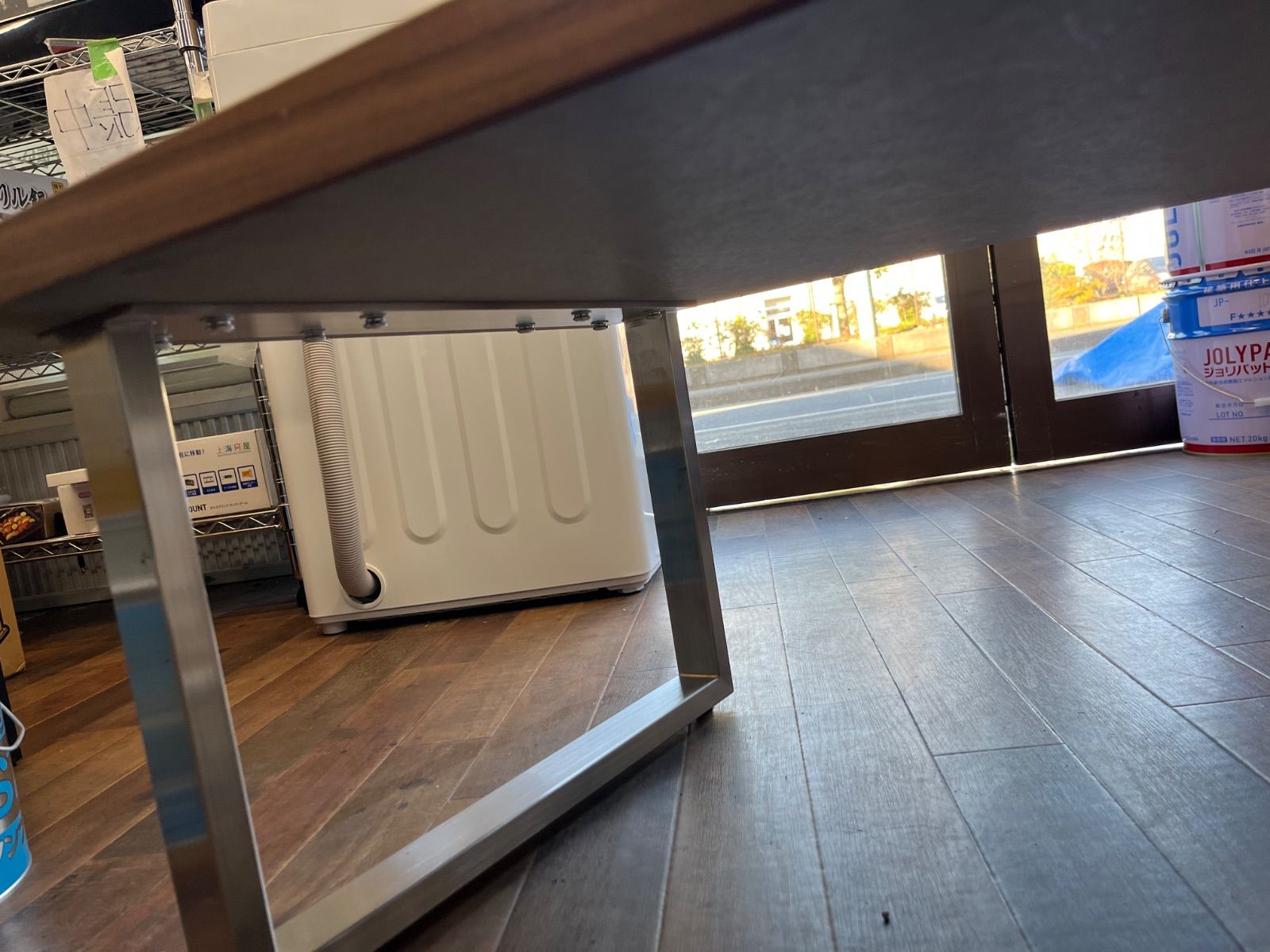 美品】かなでもの THE LOW TABLE リノリウム天板 ステンレス脚 - メルカリ