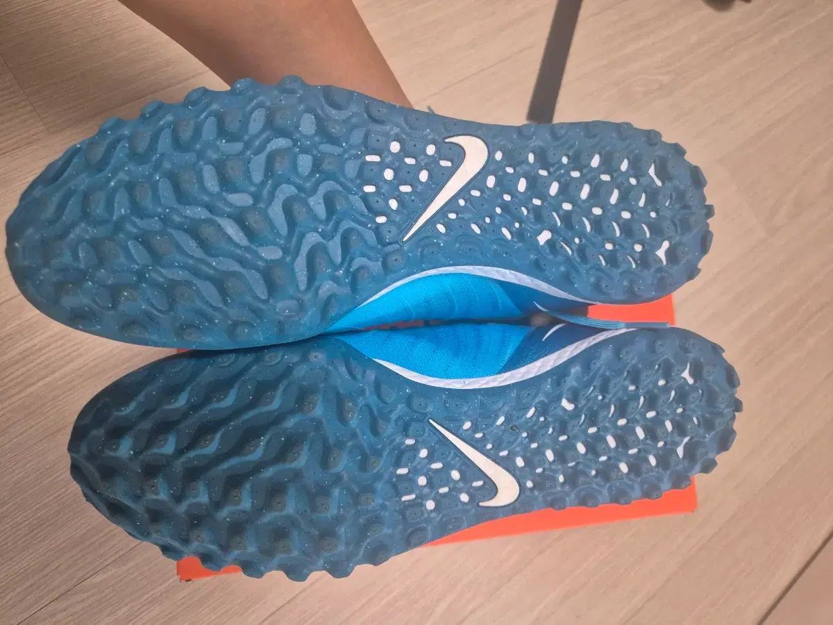 ナイキ FANTOM GX 2 プロ 275 フットサルシューズ シューズ サッカー フットサル